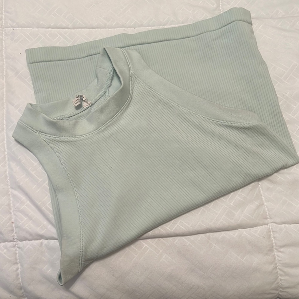 Athleta workout top, XS